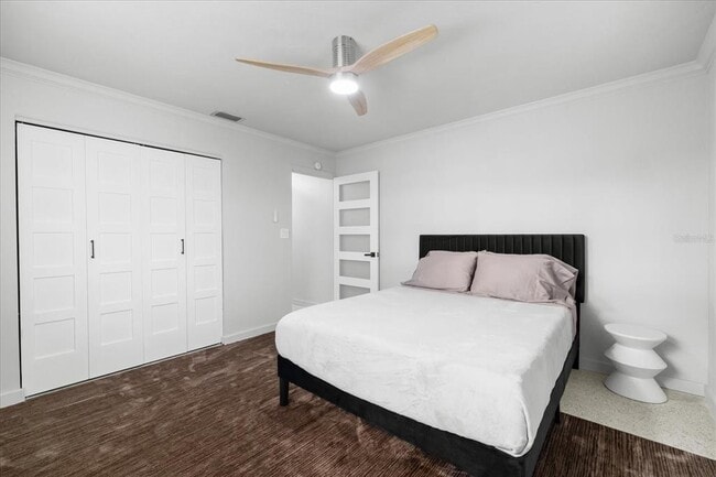 Building Photo - 10001 S Yacht Club Dr