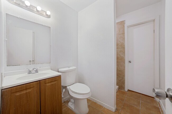 Building Photo - CHARMING HOME IN LOMA TERRACE