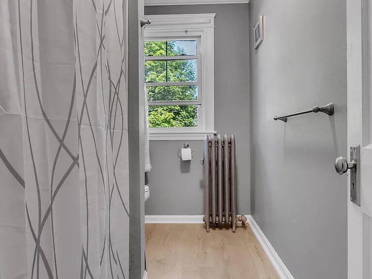 Building Photo - 280 Main St