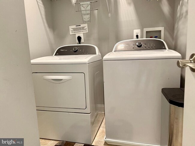 Building Photo - 7548 Morris St