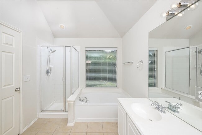 Building Photo - 8300 Rayburn Ln