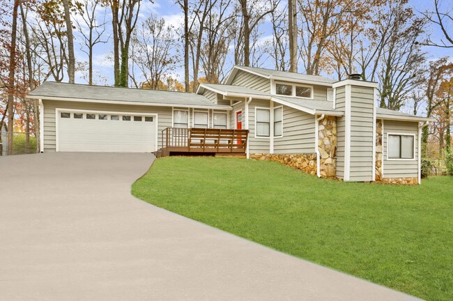 Building Photo - 4061 Oak Stone Dr