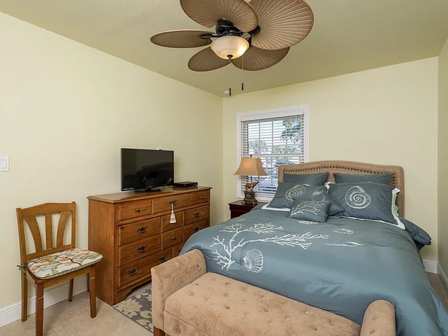 Building Photo - Stunning 2/1 available now at Waterside at Coqunia Key!