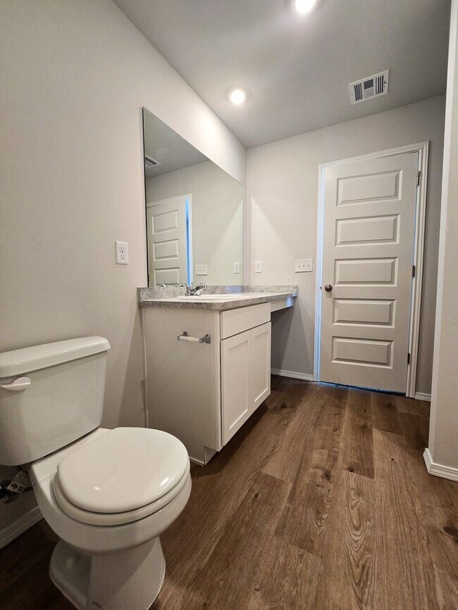 Building Photo - New Construction 3 bedroom Home in Shawnee