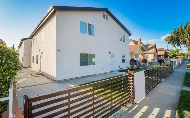 Building Photo - 6307 Miramonte Blvd