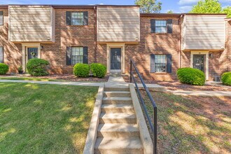 Building Photo - Beautiful 3 Bedroom 2.5 Bathroom Condo in Prime Taylors Location $1,625/mo rent