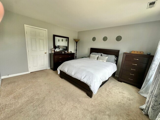 Building Photo - STAFFORD TOWNHOUSES - CLOSE TO QUANTICO