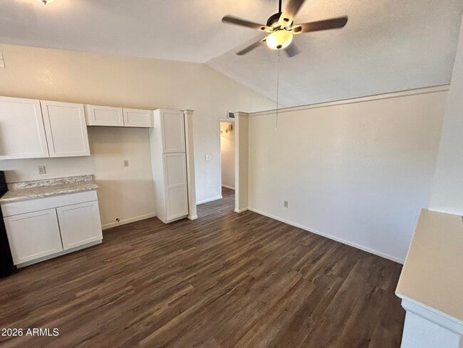 Building Photo - 3226 N Sycamore Pl