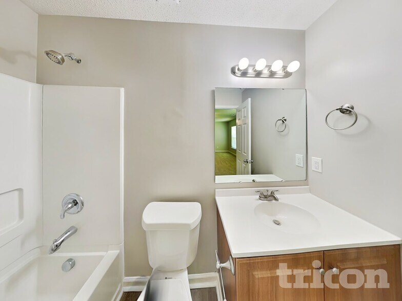 Building Photo - 78 Springway Dr