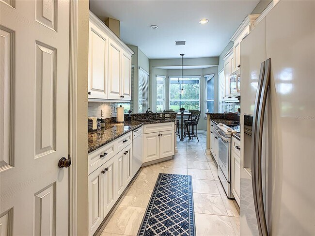 Building Photo - 539 Fallbrook Dr