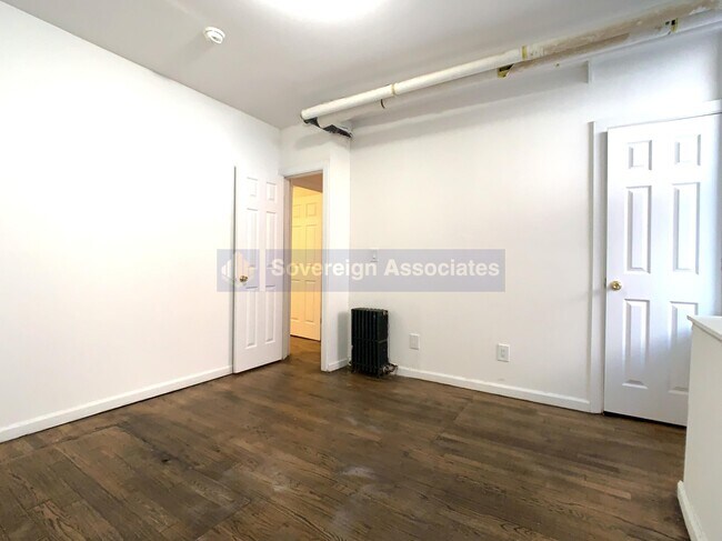 Building Photo - 186 Claremont Ave