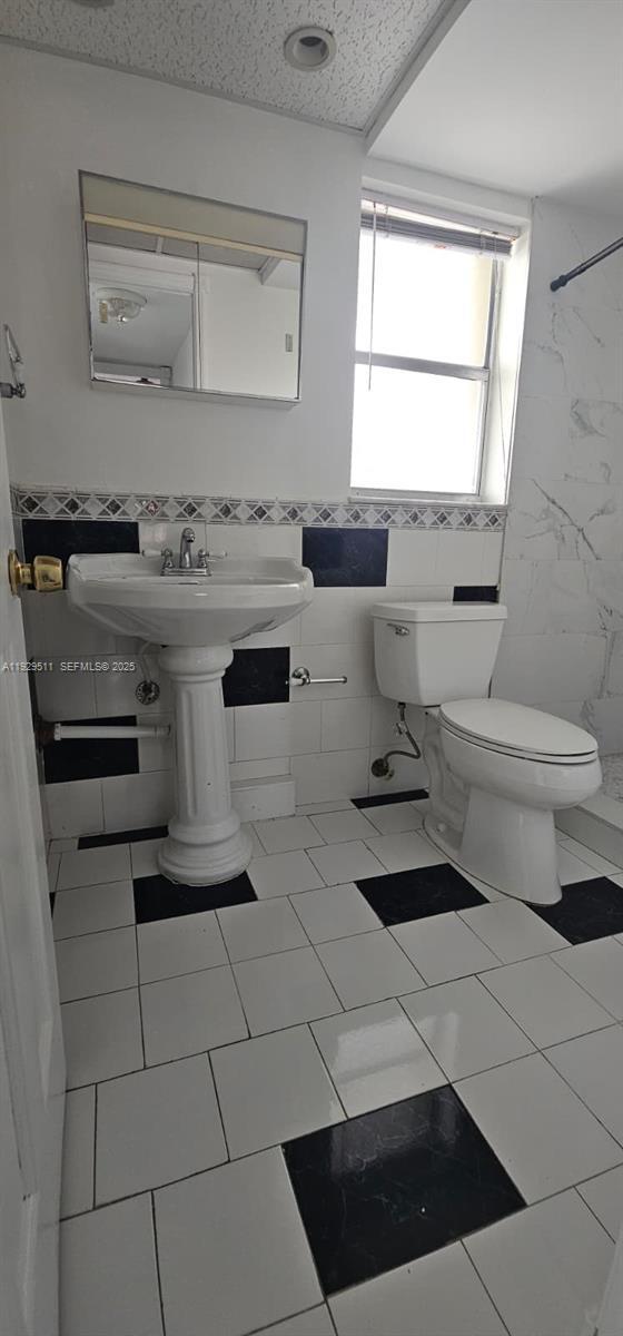 Building Photo - 8595 Sunrise Lakes Blvd