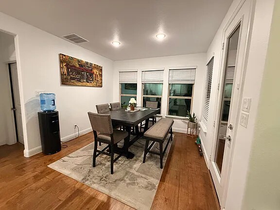 Building Photo - 325 Augusta Ct