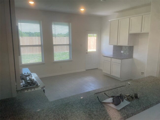 Building Photo - 8111 Royal Palm Ct
