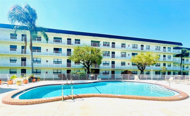 Building Photo - 500 NE 2nd St