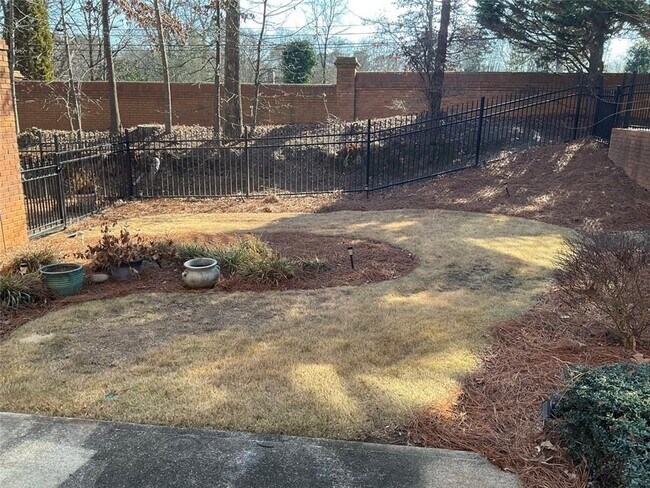 Building Photo - 6193 Spalding Dr