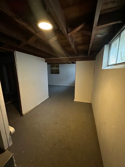 Building Photo - 2018 Raven Dr