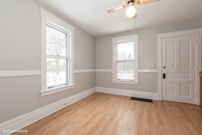 Building Photo - 1492 McDaniels Ave