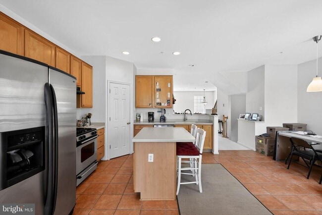 Building Photo - 1034 Meandering Way