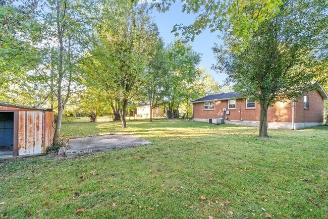 Building Photo - 1509 Nichols Dr