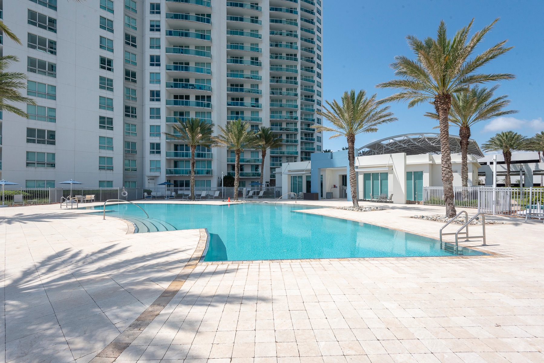 Building Photo - 231 Riverside Dr