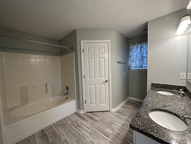 Building Photo - Adorable Home For Rent