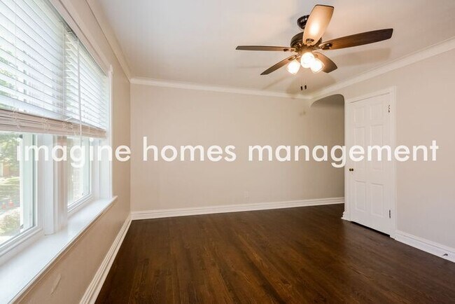 Building Photo - Lovely Updated Home in Shaftesbury Ave