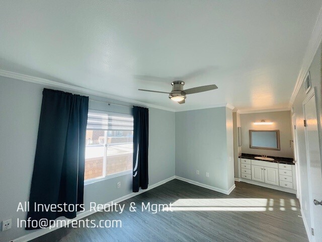 Building Photo - 4459 Anne Sladon St