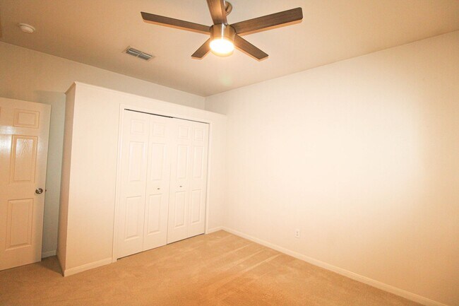 Building Photo - ************Move In Special- 2 WEEKS FREE!!!!************