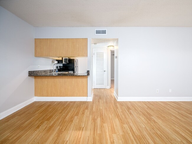 Building Photo - 120 S Church Ave