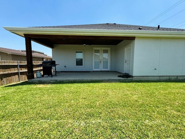 Building Photo - 2301 Lemonwood St