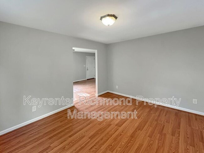 Building Photo - 6400 Kensington Ave