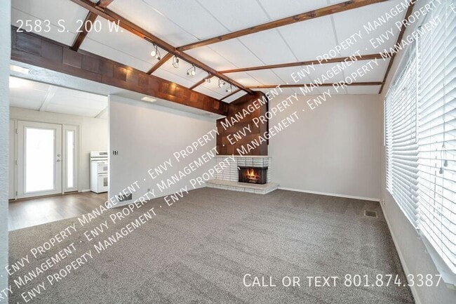 Building Photo - 2583 S 200 W