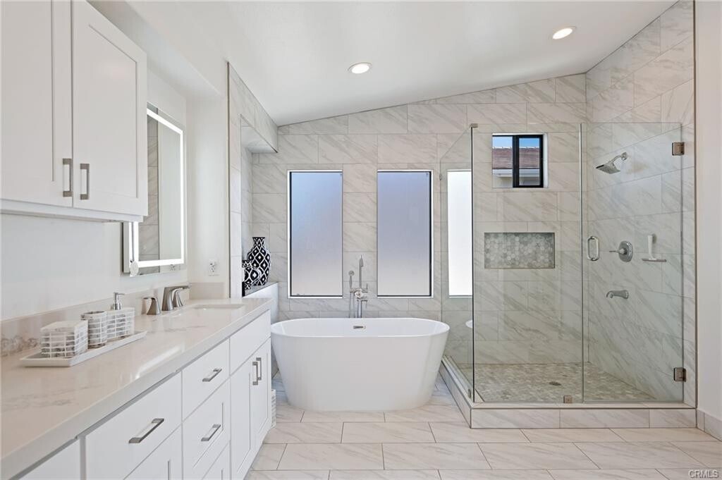 Building Photo - 17764 Sidwell St