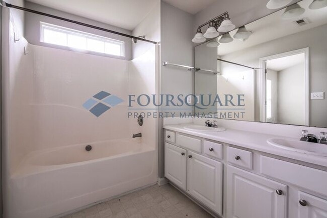 Building Photo - Single Family | Back Patio | Two- Car Gara...