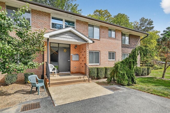 Primary Photo - 19 Barnett Dr