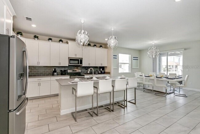 Building Photo - 1561 Flange Dr