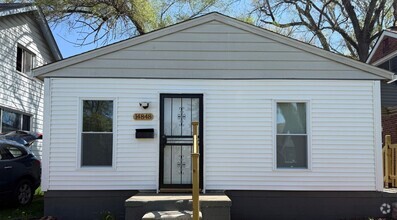 Building Photo - Renovated 3-Bedroom Home – We Welcome Sect...
