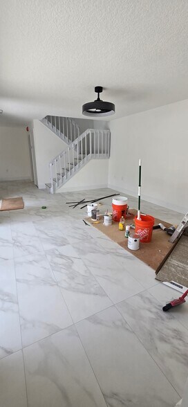 Building Photo - 217 2nd Ter