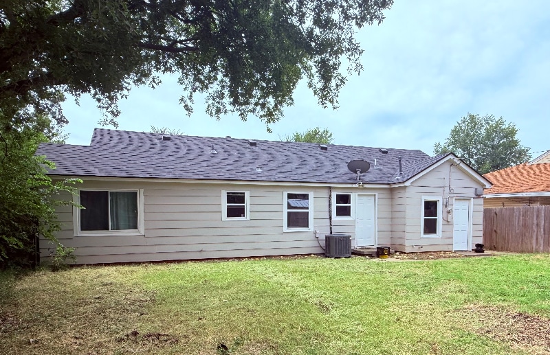 Building Photo - 3013 W Fairfield Ave