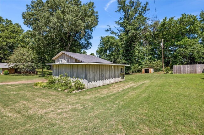 Building Photo - 1532 Christine Cove