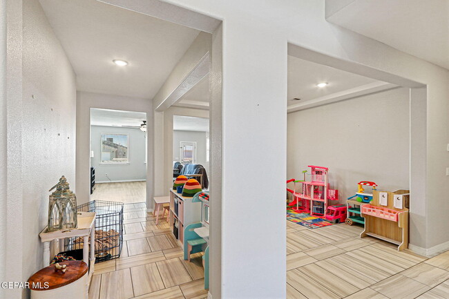 Building Photo - 2832 Mike Price Dr