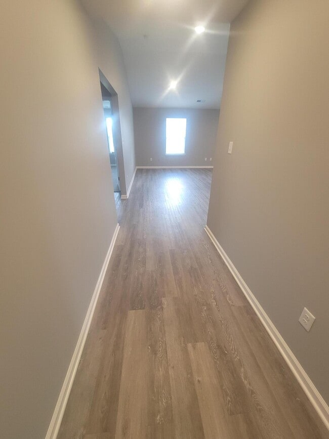 Building Photo - 8080 Driftwood Lp