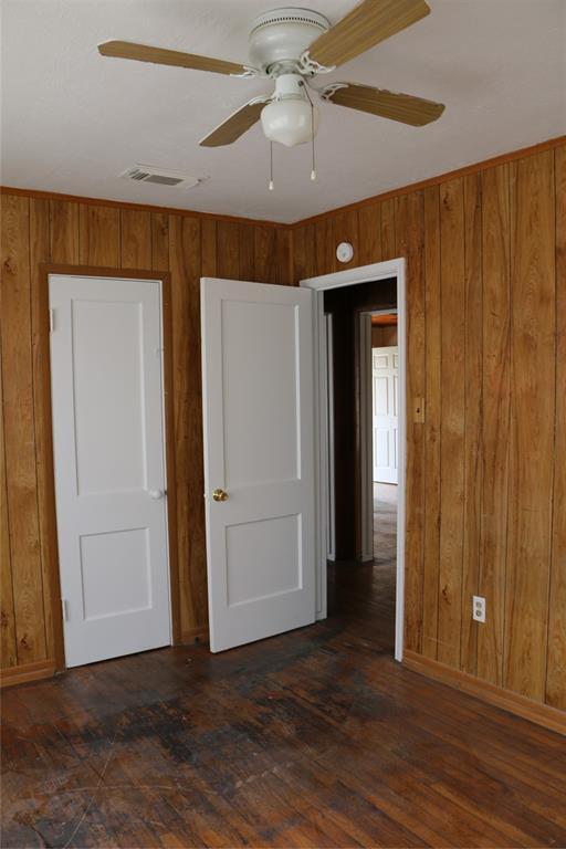 Building Photo - 502 W 8th St