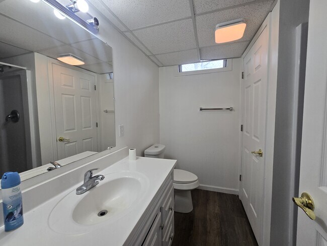 Building Photo - 9444 Windsong Ln