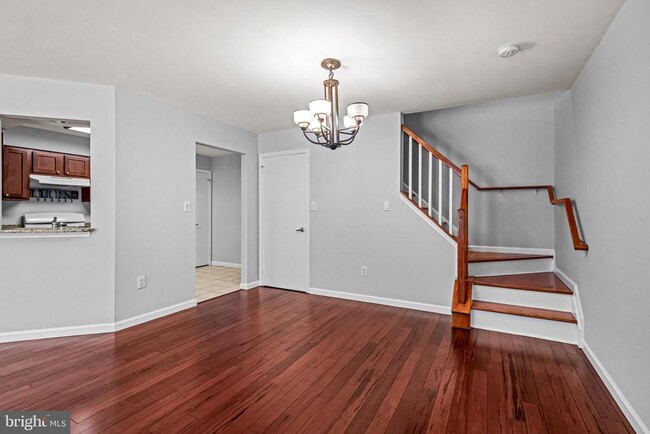 Building Photo - 706 Oswego Ct