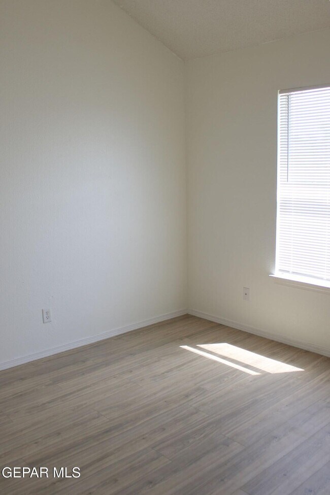 Building Photo - 815 Saguaro Park Ct