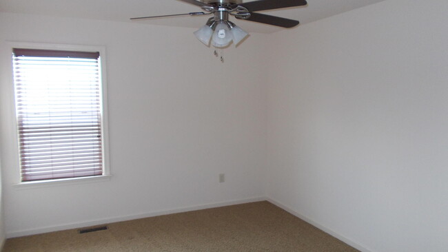 Building Photo - **Move in special - $500 off first months ...