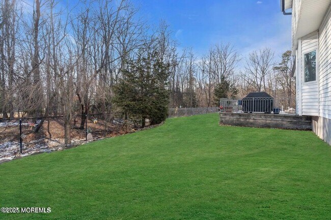 Building Photo - 220 Whalepond Rd