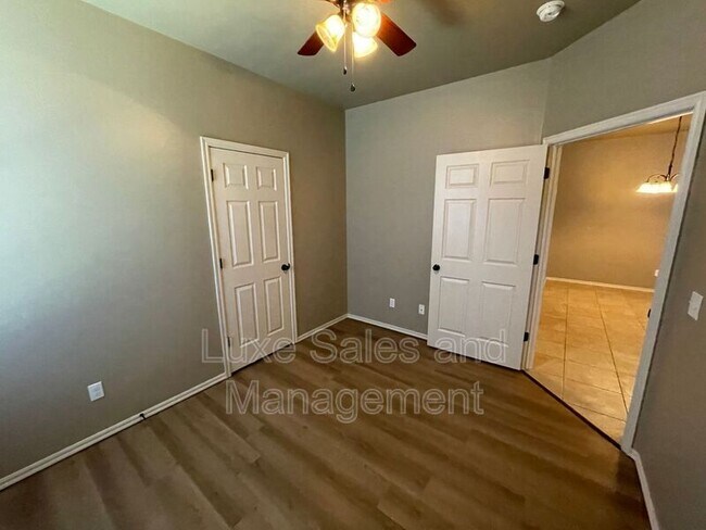 Building Photo - 1317 Garden Gate Dr